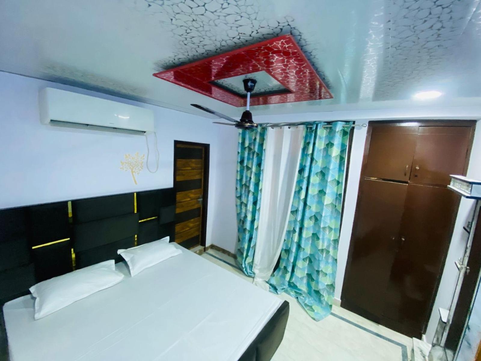 Flips With Mykonos Guest House New Delhi Exterior photo